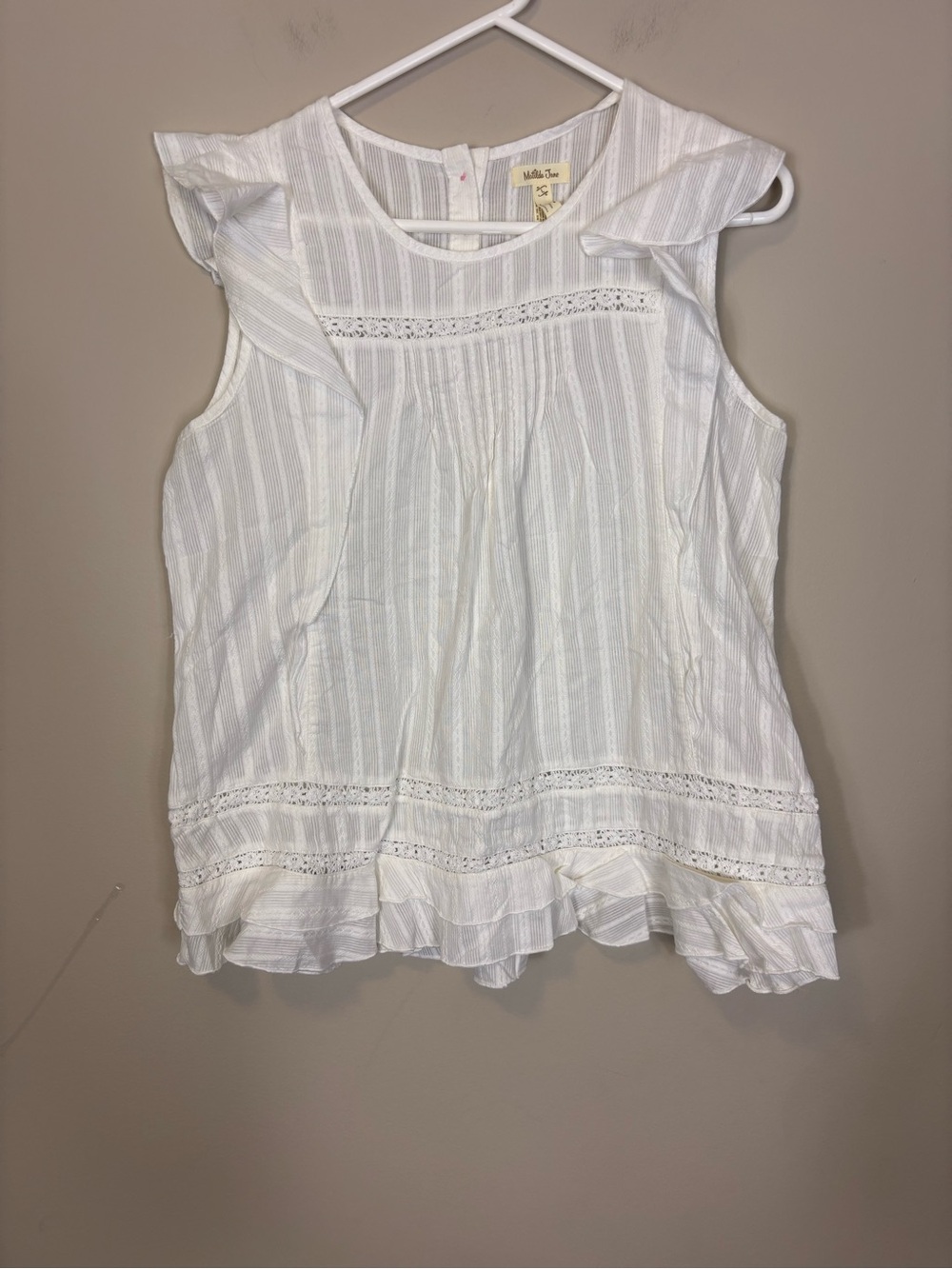 Matilda Jane White Ruffled Lace-Trim Ruffle Detail Sleeveless Top Large